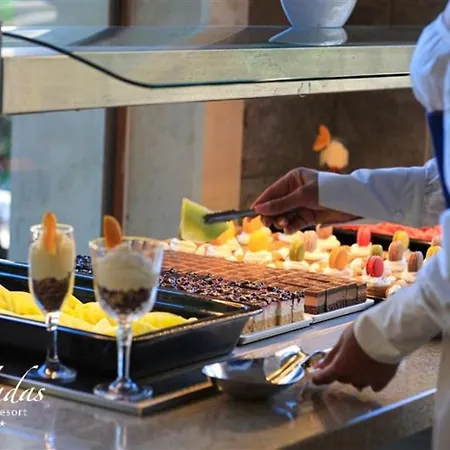 Apartahotel Cascadas Family