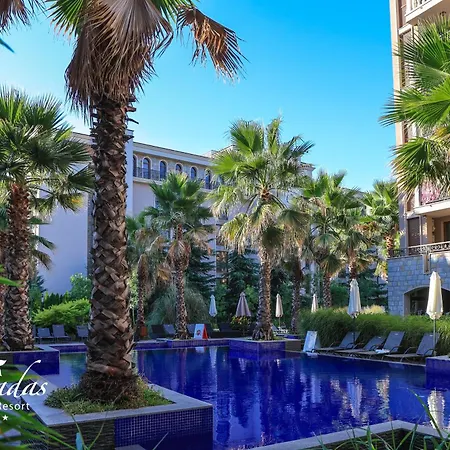 Cascadas Family Apart-hotel