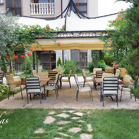 Aparthotel Cascadas Family