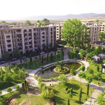 Aparthotel Cascadas Family