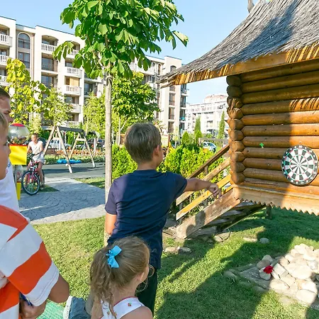 Aparthotel Cascadas Family