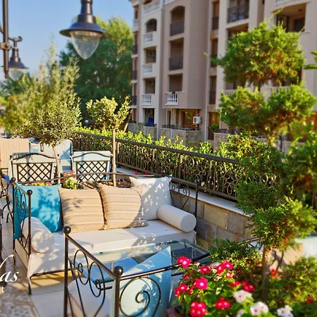 Cascadas Family Aparthotel