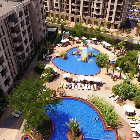 Aparthotel Cascadas Family
