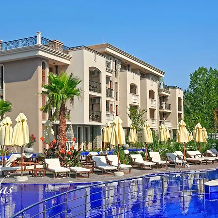 Cascadas Family Aparthotel