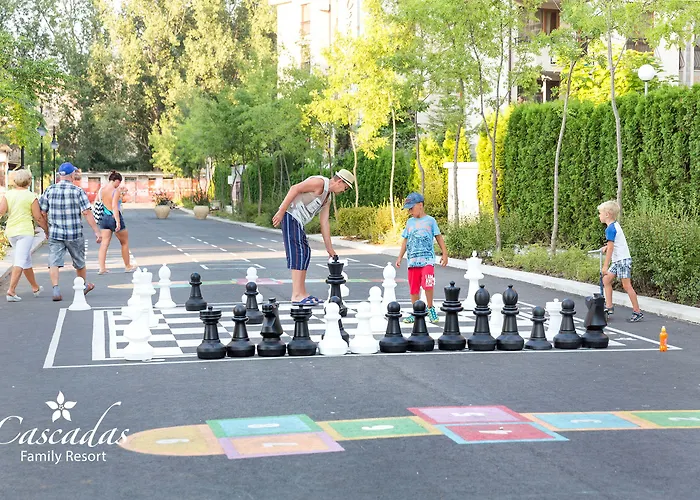 Cascadas Family מלון דירות 4*