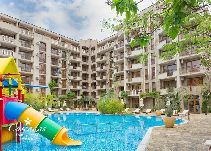 Cascadas Family מלון דירות 4*